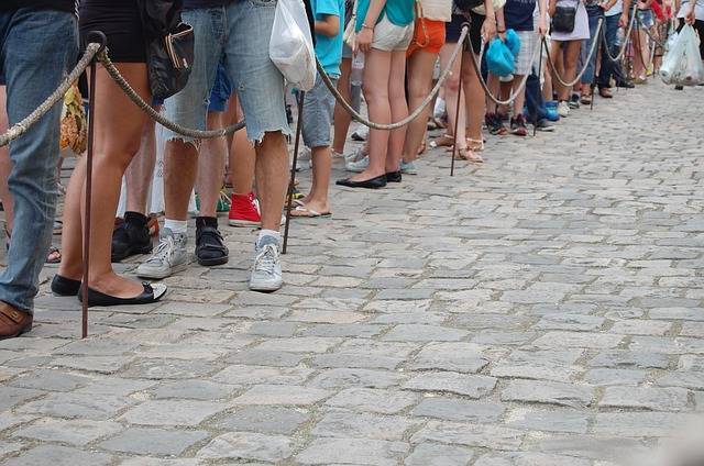people-431943_640 mempool / Warteschlange / waiting queue